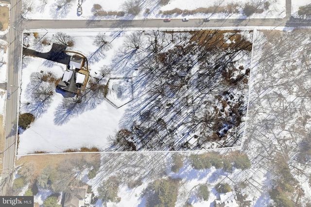 1304 VALLEY RD, Glen Mills, PA 19342