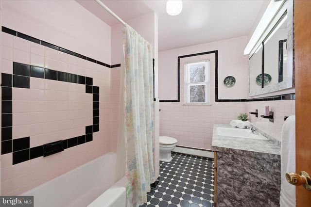 1304 VALLEY RD, Glen Mills, PA 19342