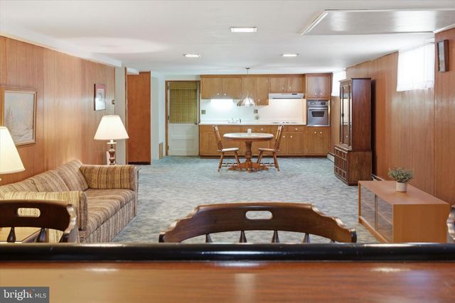 1304 VALLEY RD, Glen Mills, PA 19342