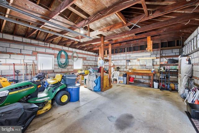 1304 VALLEY RD, Glen Mills, PA 19342