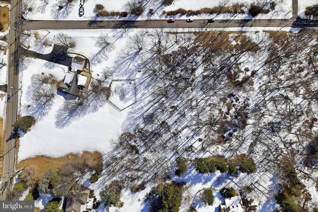 1304 VALLEY RD, Glen Mills, PA 19342