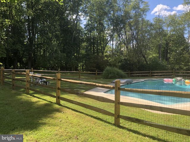 1304 VALLEY RD, Glen Mills, PA 19342