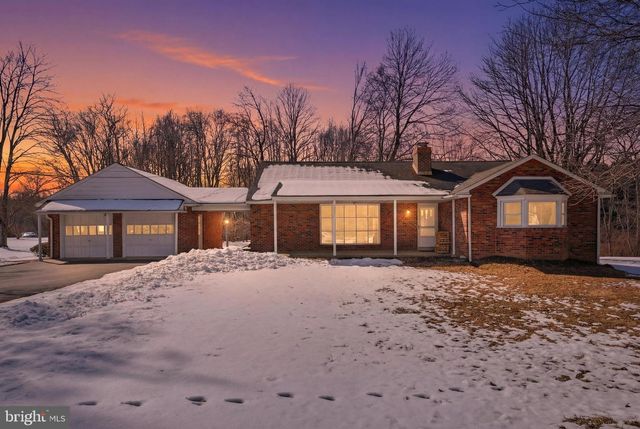 1304 VALLEY RD, Glen Mills, PA 19342