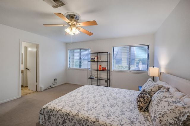 1112 Bering Drive 64, Houston, TX 77057