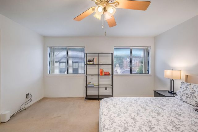 1112 Bering Drive 64, Houston, TX 77057