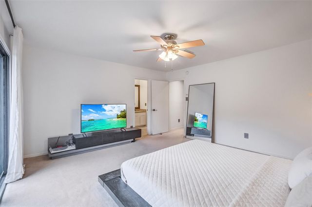 1112 Bering Drive 64, Houston, TX 77057