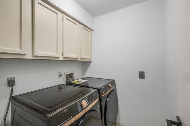 1112 Bering Drive 64, Houston, TX 77057