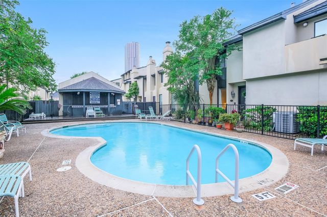 1112 Bering Drive 64, Houston, TX 77057