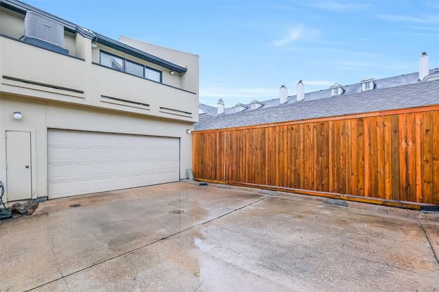 1112 Bering Drive 64, Houston, TX 77057