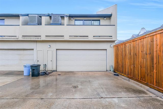 1112 Bering Drive 64, Houston, TX 77057