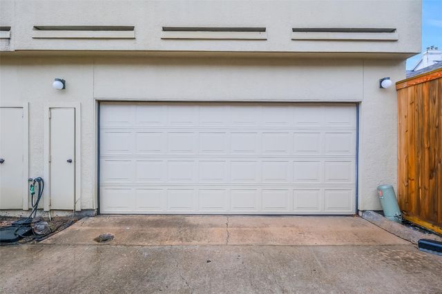 1112 Bering Drive 64, Houston, TX 77057