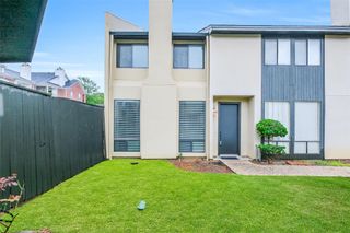 1112 Bering Drive 64, Houston, TX 77057