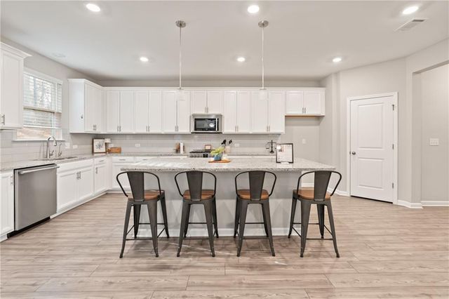 4437 Waxwing Street, Hoschton, GA 30548