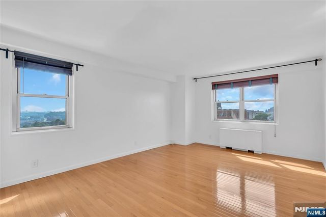 6600 Boulevard East 11E, West New York, NJ 07093