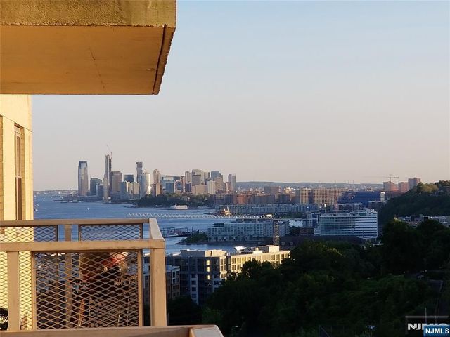 6600 Boulevard East 11E, West New York, NJ 07093