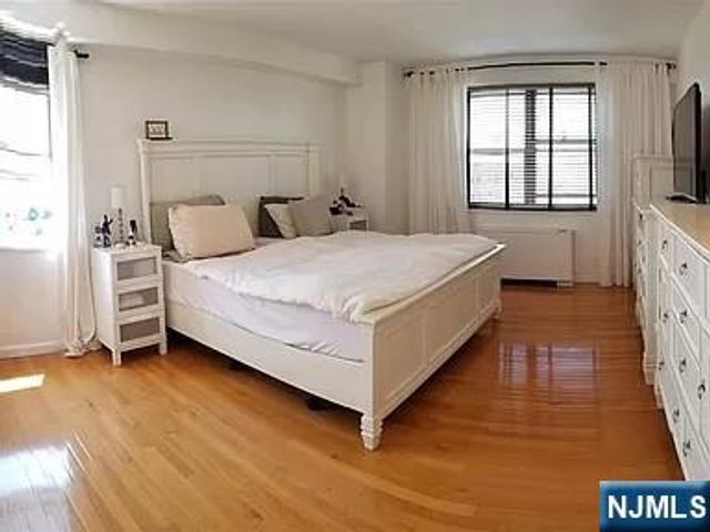 6600 Boulevard East 11E, West New York, NJ 07093