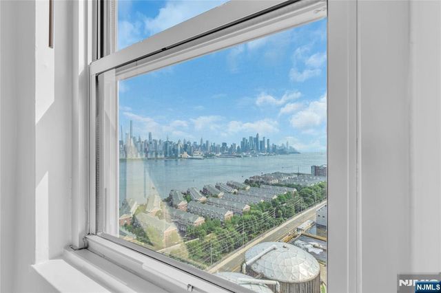 6600 Boulevard East 11E, West New York, NJ 07093
