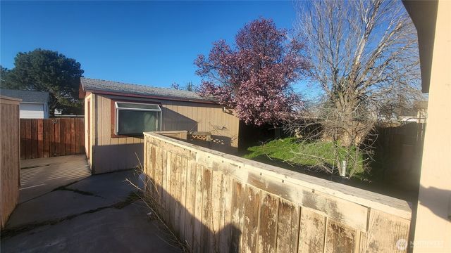 353 5th Avenue SE, Ephrata, WA 98823