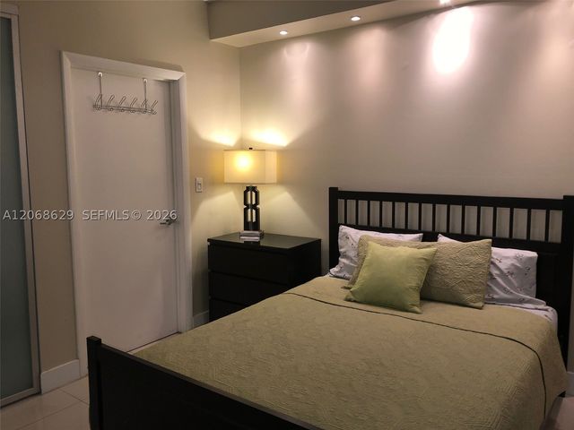 90 SW 3rd St 3802, Miami, FL 33130