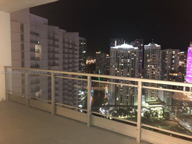 90 SW 3rd St 3802, Miami, FL 33130