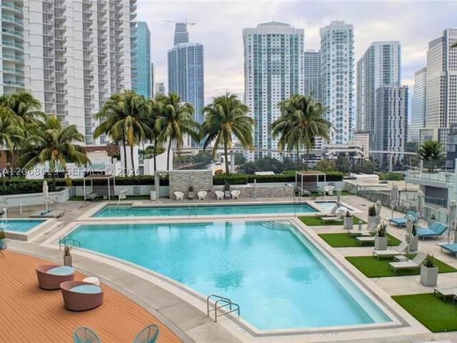90 SW 3rd St 3802, Miami, FL 33130