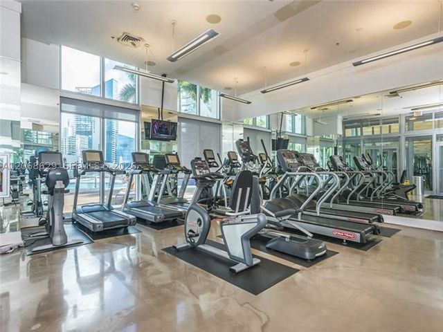 90 SW 3rd St 3802, Miami, FL 33130
