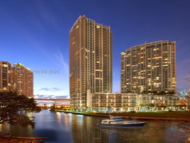 90 SW 3rd St 3802, Miami, FL 33130