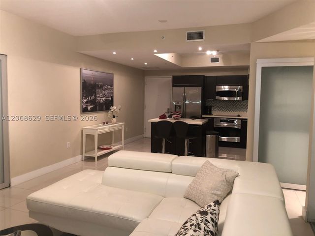 90 SW 3rd St 3802, Miami, FL 33130