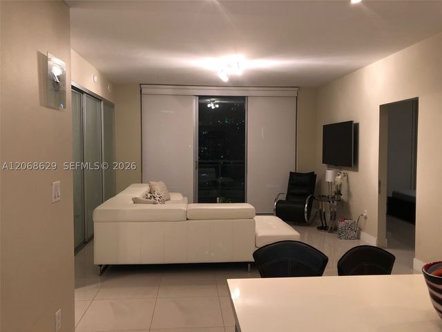 90 SW 3rd St 3802, Miami, FL 33130
