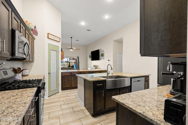 337 Fray Olguin Court, Socorro, TX 79927