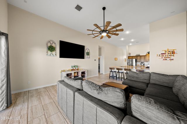 337 Fray Olguin Court, Socorro, TX 79927