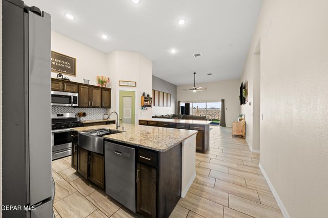 337 Fray Olguin Court, Socorro, TX 79927