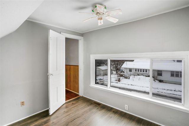 4002 10th Street, Des Moines, IA 50313