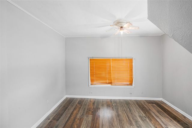 4002 10th Street, Des Moines, IA 50313