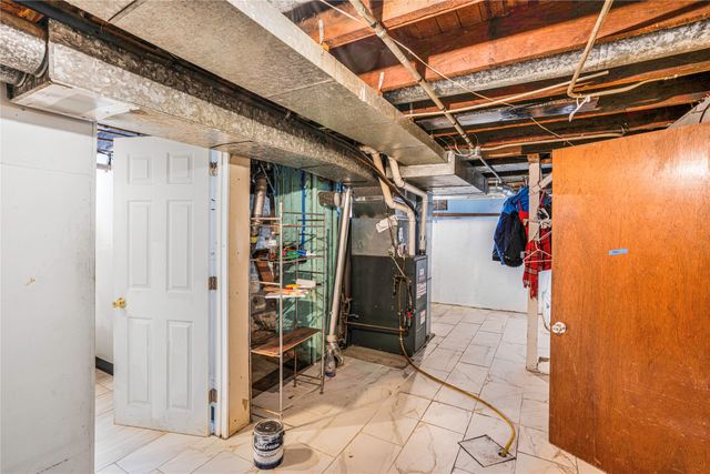 4002 10th Street, Des Moines, IA 50313