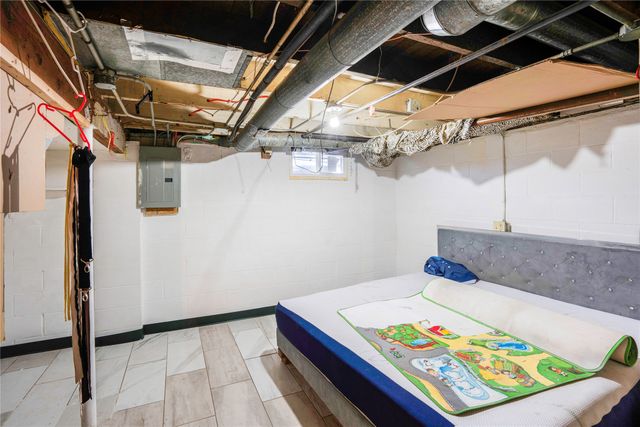 4002 10th Street, Des Moines, IA 50313