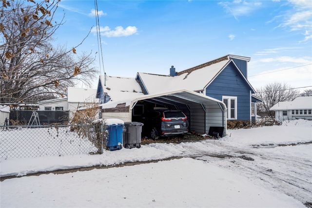 4002 10th Street, Des Moines, IA 50313