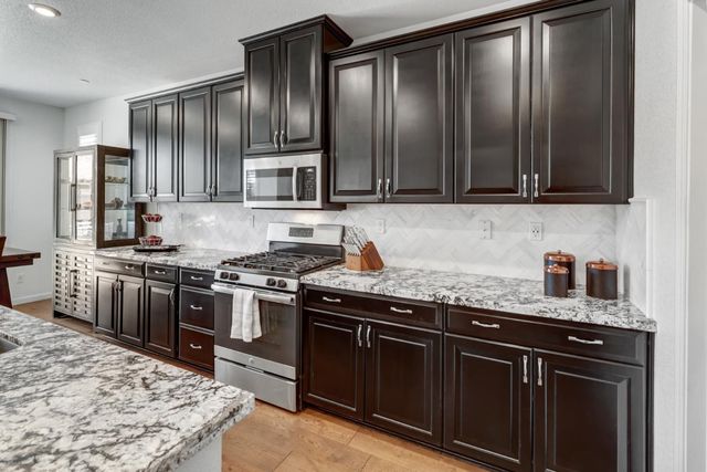 308 Winthrop Ct, Roseville, CA 95747