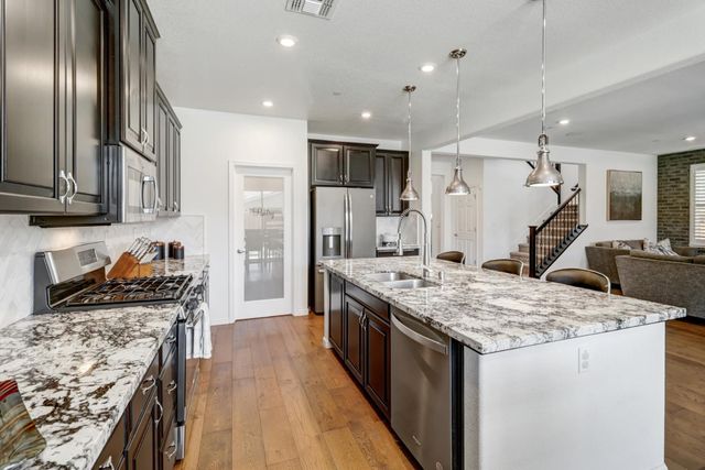 308 Winthrop Ct, Roseville, CA 95747