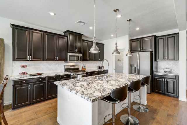 308 Winthrop Ct, Roseville, CA 95747