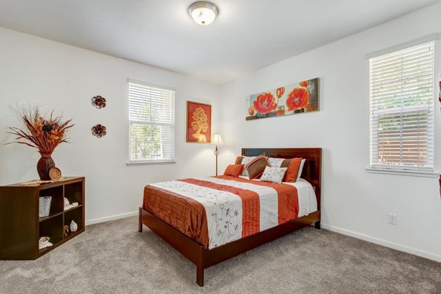 308 Winthrop Ct, Roseville, CA 95747