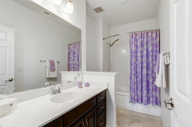 308 Winthrop Ct, Roseville, CA 95747