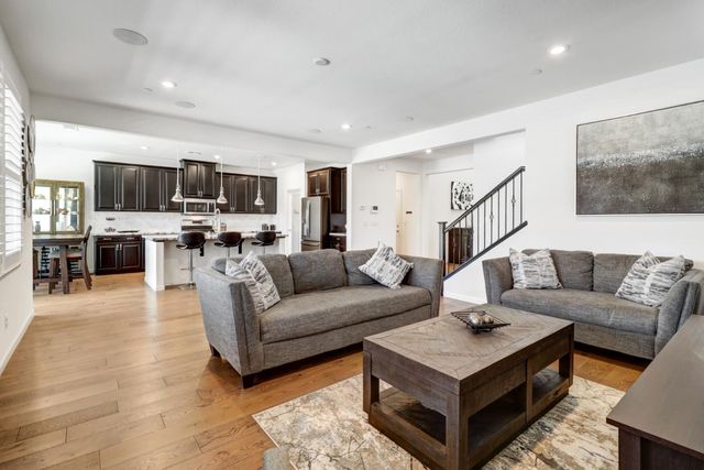 308 Winthrop Ct, Roseville, CA 95747