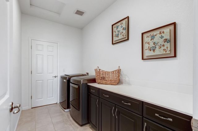 308 Winthrop Ct, Roseville, CA 95747