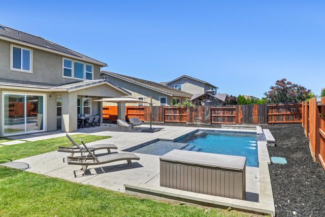 308 Winthrop Ct, Roseville, CA 95747