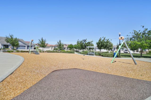 308 Winthrop Ct, Roseville, CA 95747