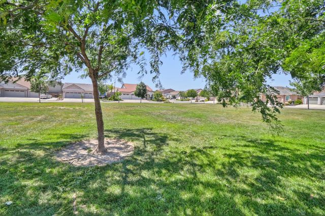 308 Winthrop Ct, Roseville, CA 95747