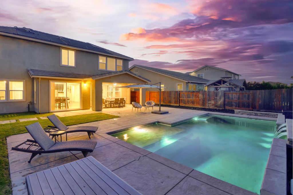 308 Winthrop Ct, Roseville, CA 95747