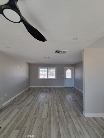 22725 Anoka, Apple Valley, CA 92308