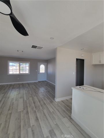 22725 Anoka, Apple Valley, CA 92308